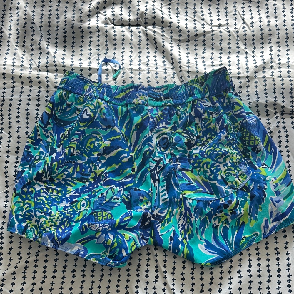 Lilly Pulitzer Blue and Green Patterned Shorts - Picture 4 of 4